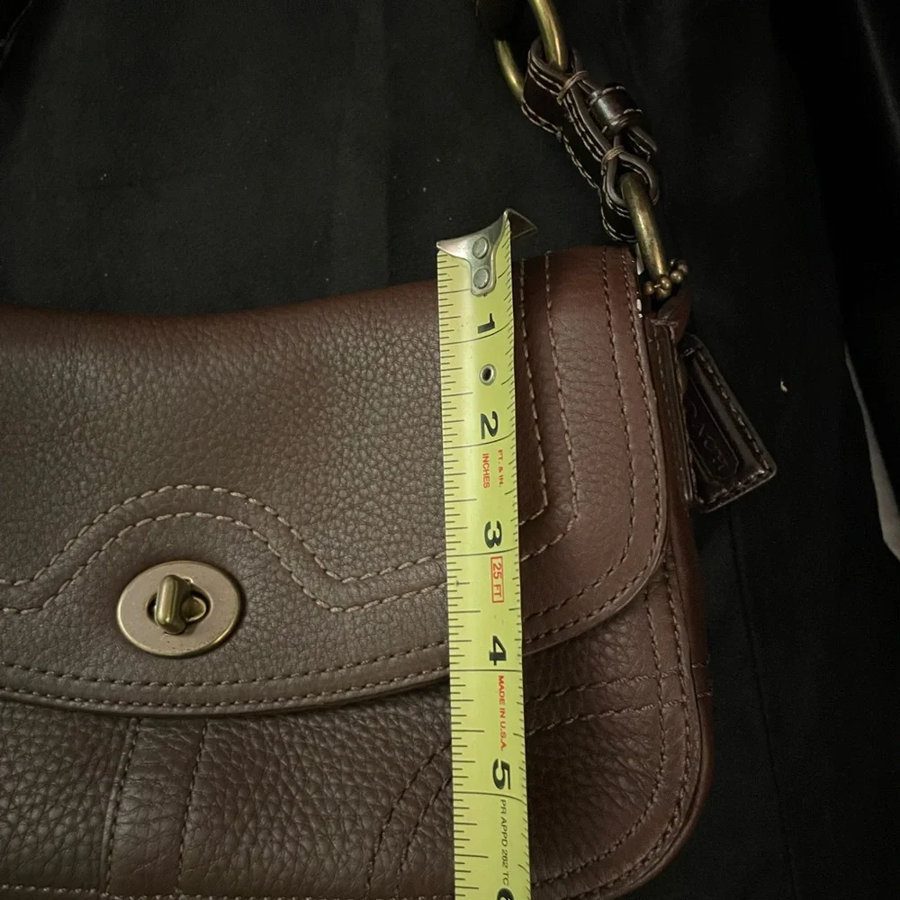 New! 2007 Coach Chelsea (10951),  brown leather, shoulder bag. - Picture 6 of 8